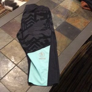Crossfit Capri Leggings. Large
